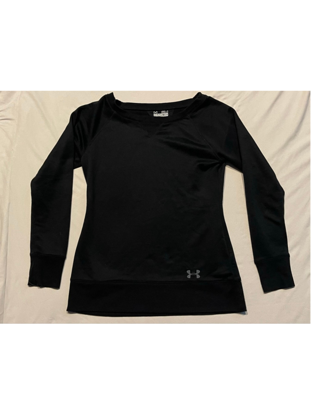 Under Armour Women’s Semi-Fitted Long Sleeve Sweatshirt, Size Small, VGUC